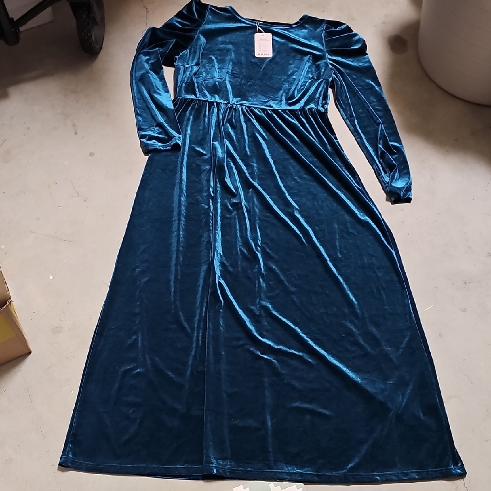 Nwt Elegant Teal Velvet Maxi Dress - Picture 1 of 4